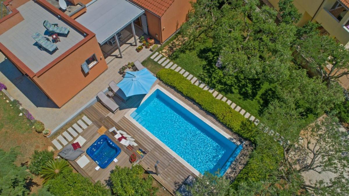 Villa Emili In Medulin - Haus Fuer 4-5 Personen Zewnętrze zdjęcie