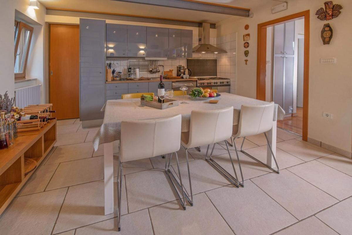 Villa Emili In Medulin - Haus Fuer 4-5 Personen Zewnętrze zdjęcie