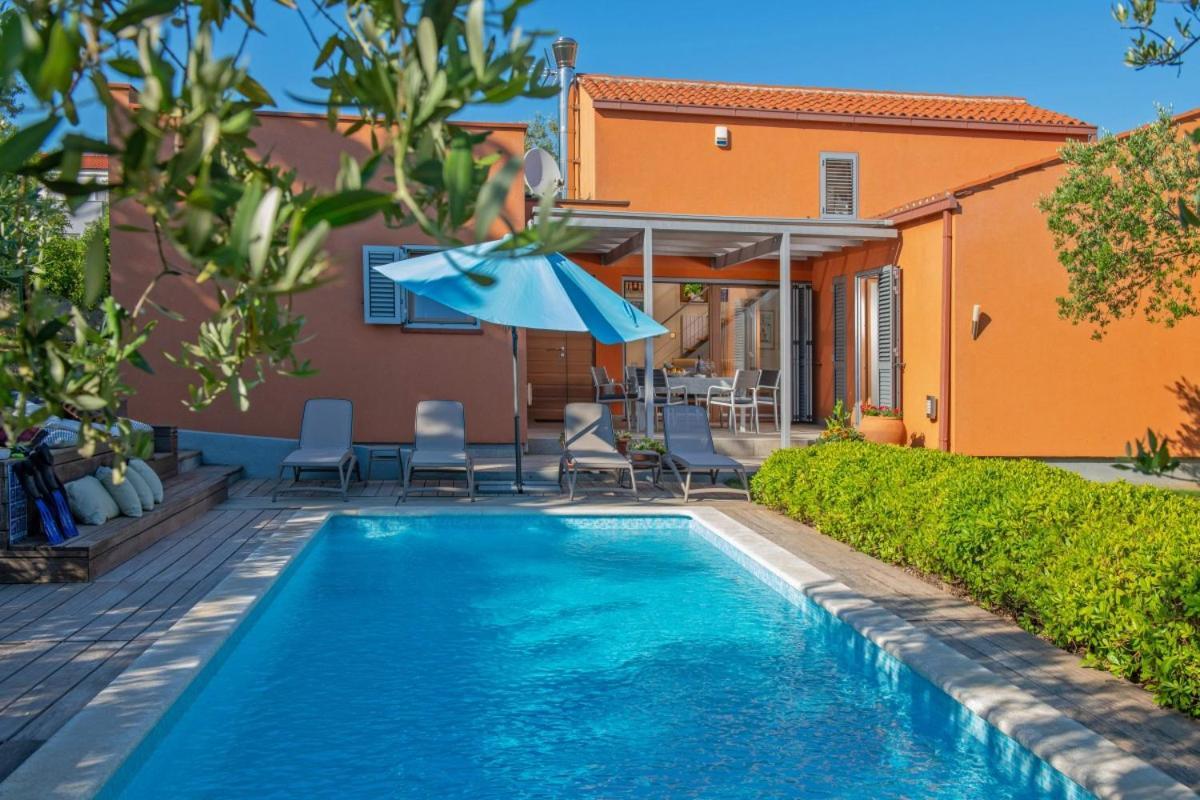 Villa Emili In Medulin - Haus Fuer 4-5 Personen Zewnętrze zdjęcie